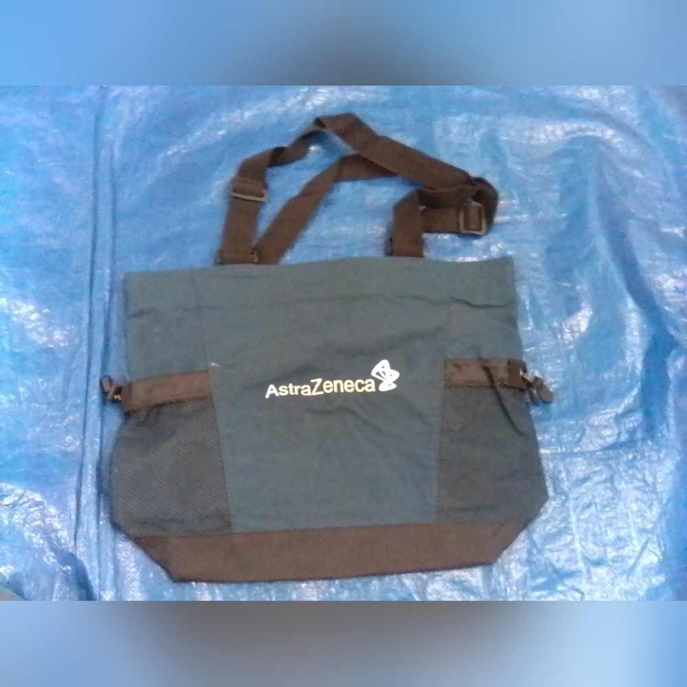 Astra tote